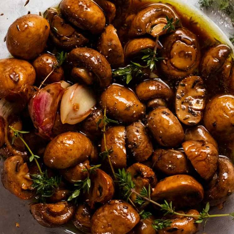 Making Balsamic marinated mushrooms