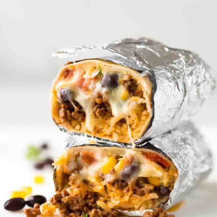 A great everyday Beef Burrito, made with super tasty seasoned beef filling. Fresh and freezable versions! recipetineats.com