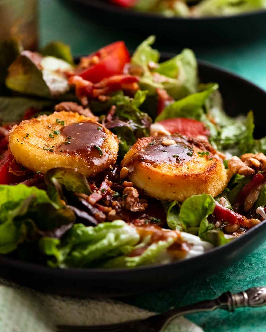 Bowl of Warm French Goat's Cheese Salad (Salade de Chêvre Chaud), ready to be eaten