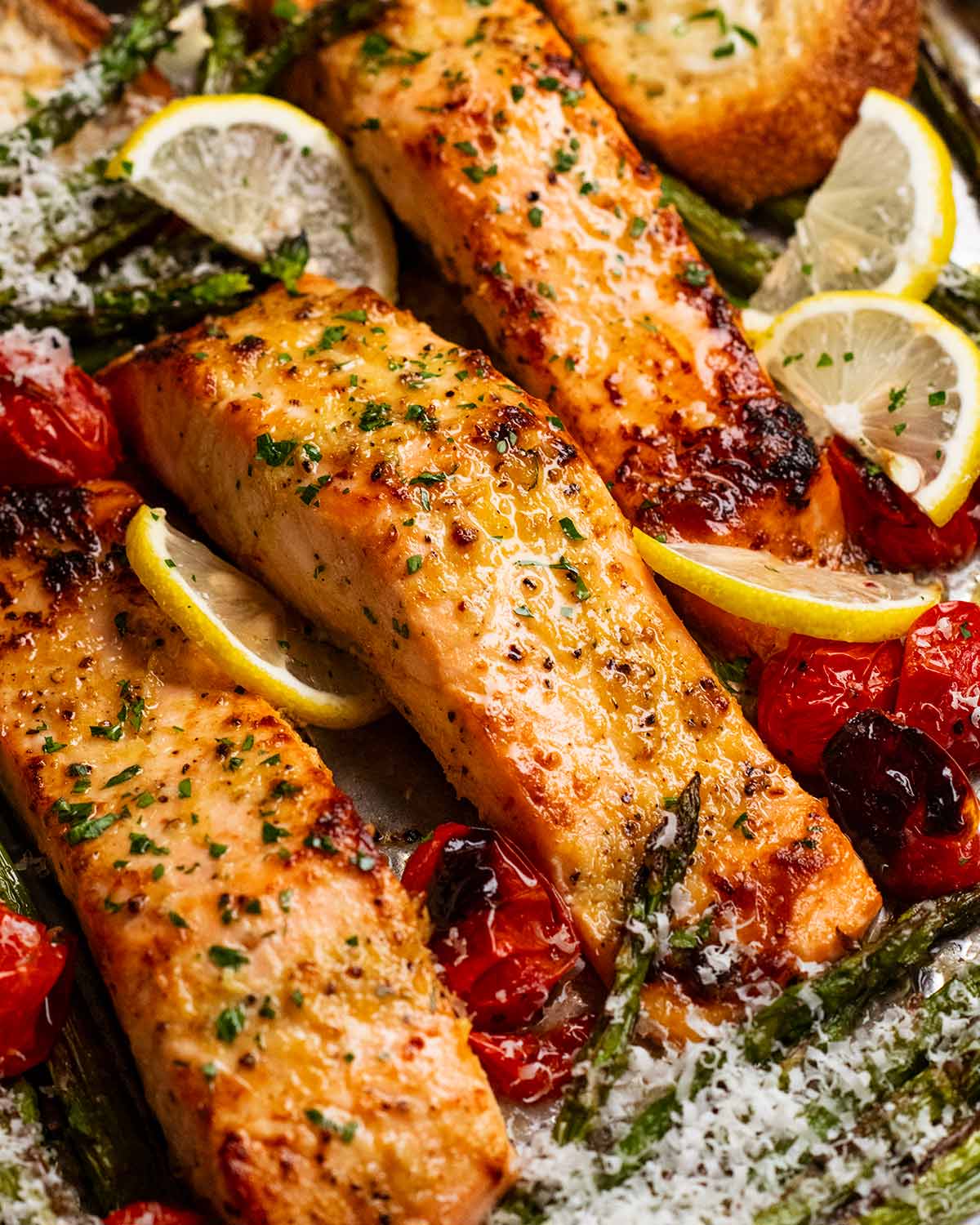 Lemon garlic salmon tray bake