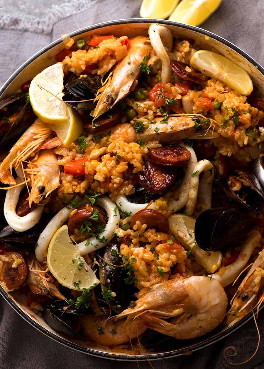 Photo of freshly cooked Paella