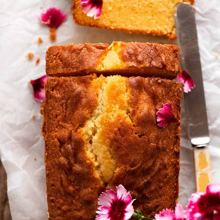 Overhead photo of slicing Pound Cake