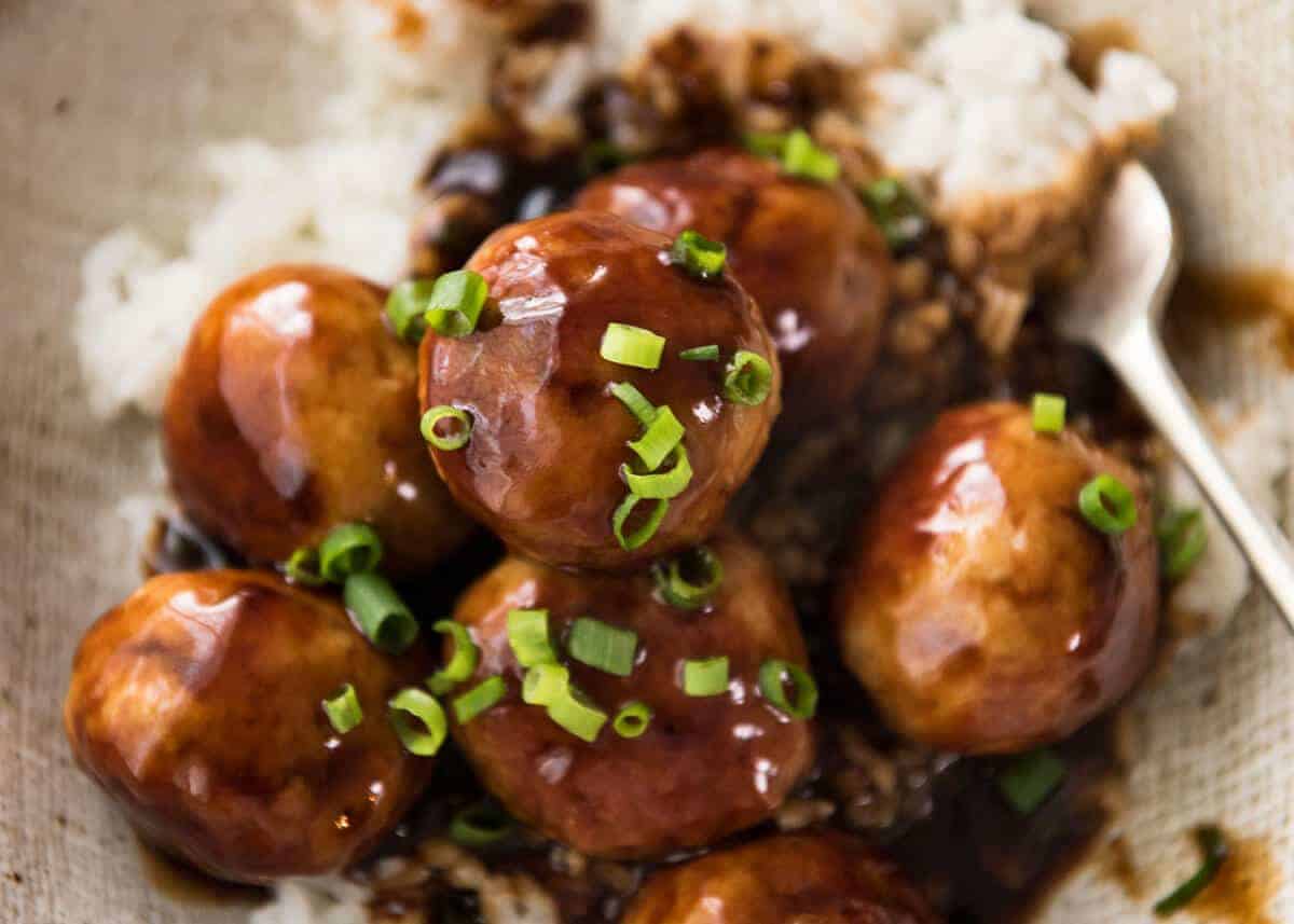 If you love juicy, plump chicken meatballs and Teriyaki sauce, you will go mad over these Teriyaki Chicken Meatballs! recipetineats.com